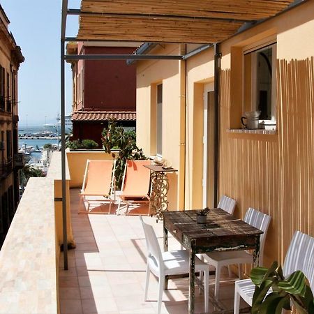 Appartamento Con Terrazza Panoramica In Marina. Cagliari Exteriör bild