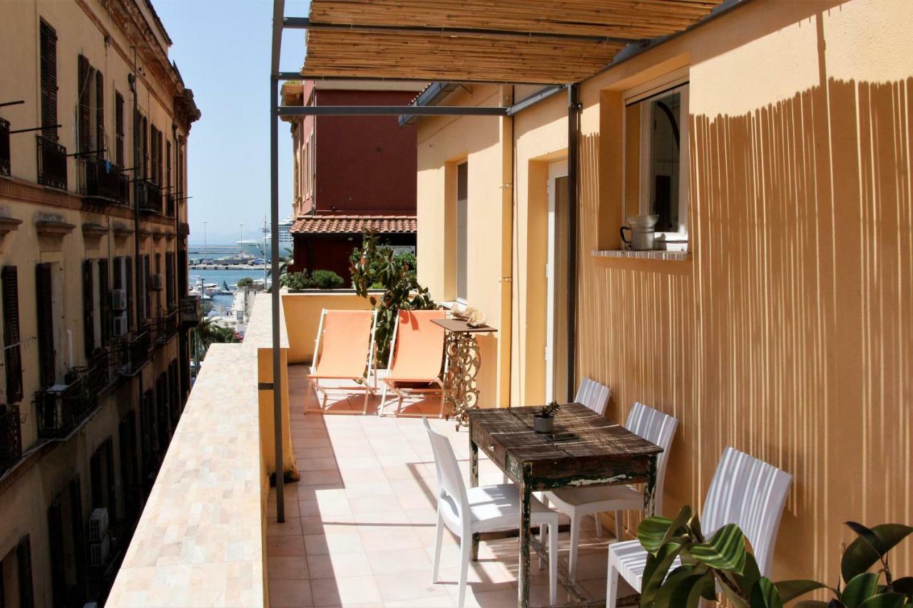 Appartamento Con Terrazza Panoramica In Marina. Cagliari Exteriör bild