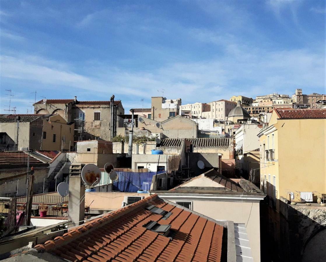 Appartamento Con Terrazza Panoramica In Marina. Cagliari Exteriör bild